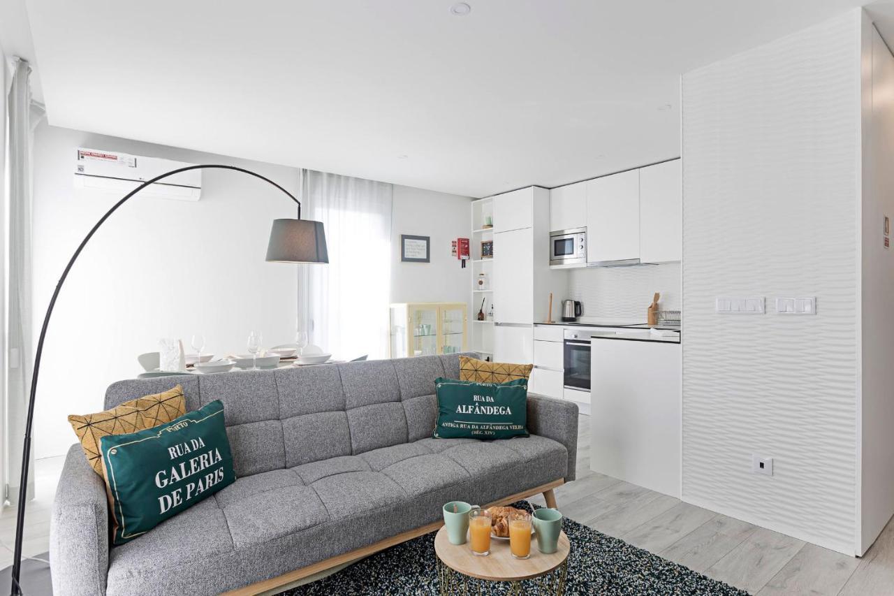 Stylish Flat W/ Gym & Parking By Lovelystay Порто Екстериор снимка