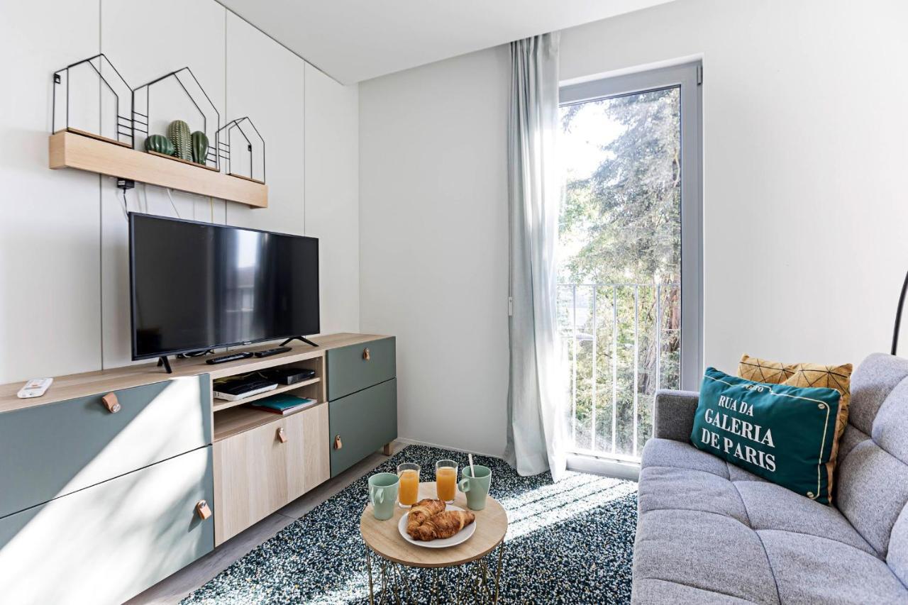 Stylish Flat W/ Gym & Parking By Lovelystay Порто Екстериор снимка