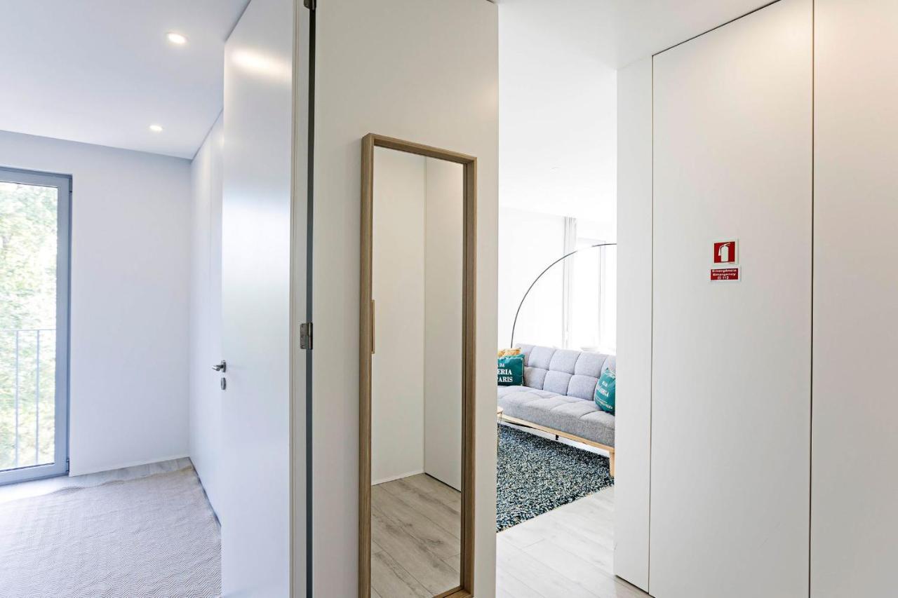 Stylish Flat W/ Gym & Parking By Lovelystay Порто Екстериор снимка