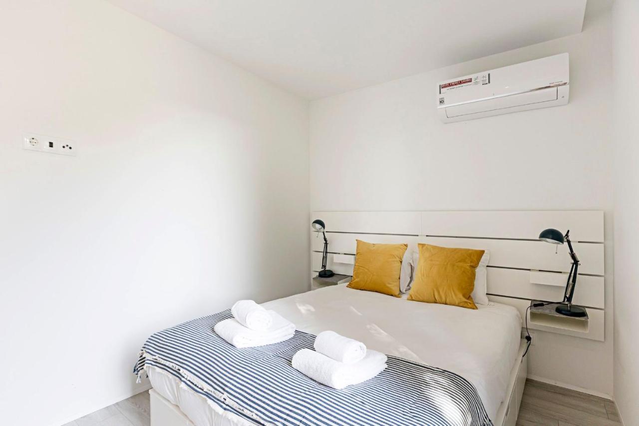 Stylish Flat W/ Gym & Parking By Lovelystay Порто Екстериор снимка
