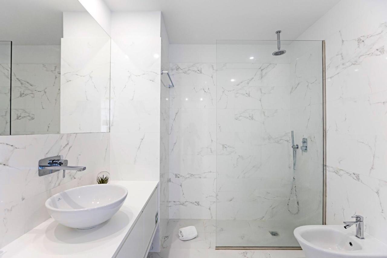 Stylish Flat W/ Gym & Parking By Lovelystay Порто Екстериор снимка
